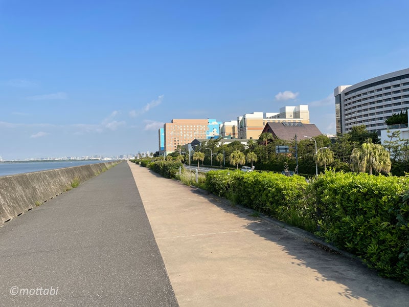 舞浜海浜遊歩道から東京ゲートブリッジを望む