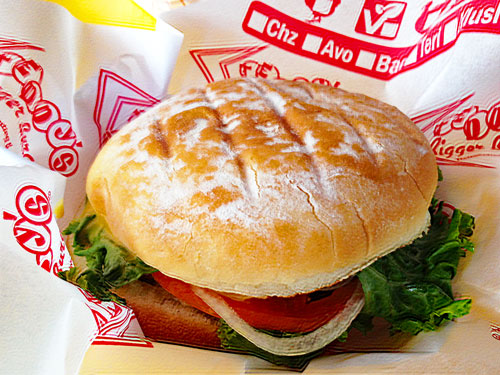 ハワイ（ワイキキ）のおすすめハンバーガーなら「テディーズビガーバーガー」が外せない理由