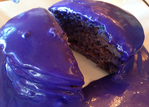 ハワイの紫のパンケーキ