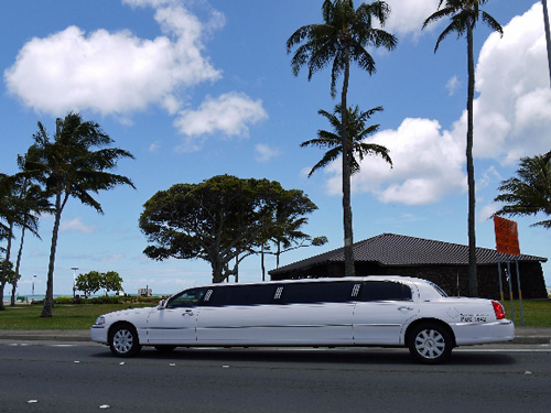 【ハワイ】ホノルル空港からワイキキのホテルまでの移動方法｜送迎はタクシー・シャトルバス・リムジンどれが安い？